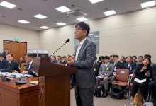 청소년 절반 이상 AI 챗봇 유해대화 경험…안전장치 시급