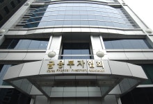채권 전문가 93% "10월 금리 동결" 전망…11월 인상 유력