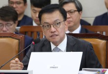 한은 총재 "금통위원 5명, 향후 3개월 동결 제시"