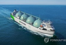 조선 3사, 13년 만에 동반 흑자 전망…올해도 '트럼프 호재'