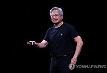 젠슨 황 "중국군, 미 AI칩 사용 가능성 낮다"