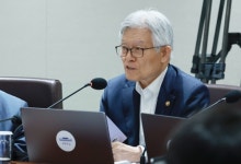 '막말 논란' 최동석, 국무회의서 "요새 유명해져 대단히 죄송"