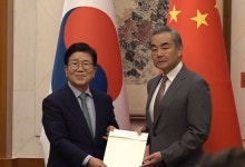 중국 특사단, 왕이 외교부장 면담…"경주 APEC에 시진핑 초청"