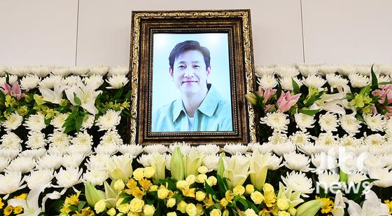 설경구·<b>조진웅</b>·조정석·허광한 등 故 이선균 빈소 조문