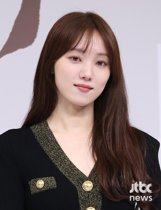 <b>이성경</b>, <b>단국대병원</b> <b>1억</b>원 기부…권역외상센터 발전 도움