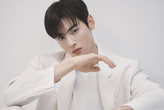 '솔로 데뷔' <b>차은우</b> 열애설 해프닝 "<b>올리비아</b> 핫세 딸과 뮤비 촬영"