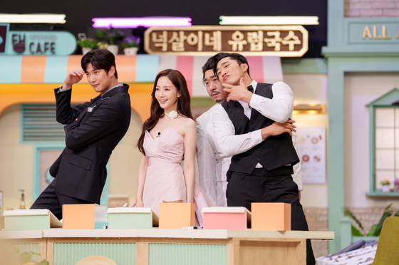 신바람 난 <b>박민영</b>, 16년만 예능까지 출격 '<b>놀토</b>' 현장 엿보니