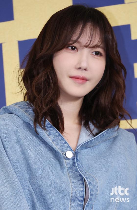 <b>이지아</b> 측 "악성 게시물 <b>법적</b> 대응…선처나 합의 없다"