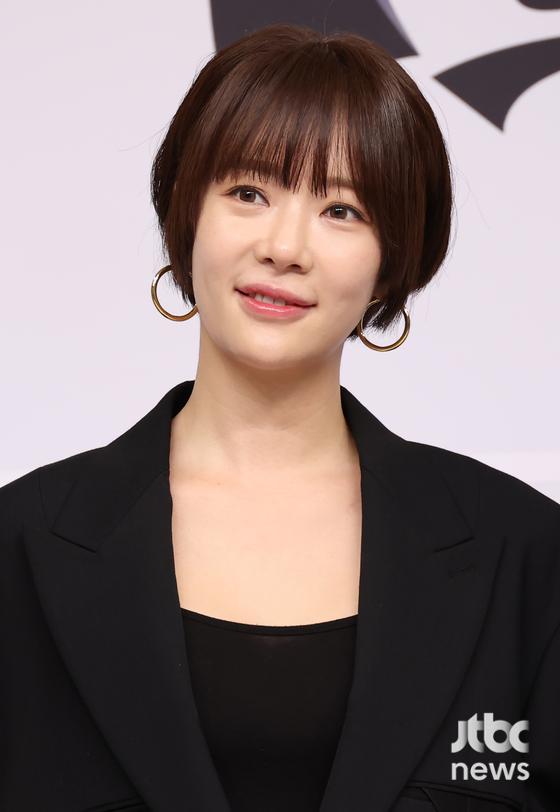 <b>황정음</b>, 이영돈 불륜 폭로? "내 남편과 <b>결혼해줘</b>"
