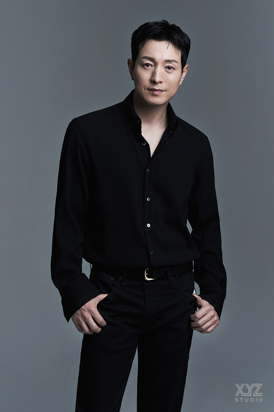 <b>정성일</b>, 조보아 소속사 <b>엑스와이지</b> 스튜디오와 전속계약
