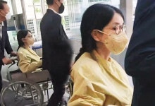 휠체어 밀어준 윤, 김건희 퇴원…"정당한 소환이면 응할 것"