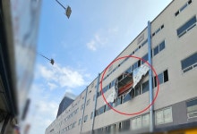 광주 주차타워 4층에서 도로로 택시 추락…운전자 1명 다쳐