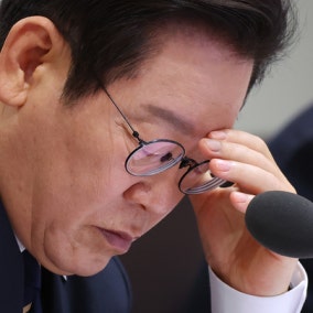 부동산, 서울 민심 흔들었나? 유권자 49% "이 대통령, 잘못하고 있다" ㅣKSOI