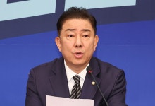 與 김병기 “내란수괴 尹 법치 파괴 끝내야…사법 체계 우롱”