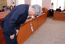 이 대통령, 친일파 유묵 셀프 출품 논란에 유홍준 국립중앙박물관장 사직 재가