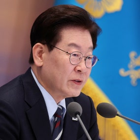 李대통령, SNS에 "우리 경제에 큰 기회의 물결"…경상수지 흑자 '강조'
