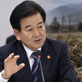 "北지뢰 방어용"이라는 정동영…미군 교범엔 '공격적 지뢰 운용' 명시