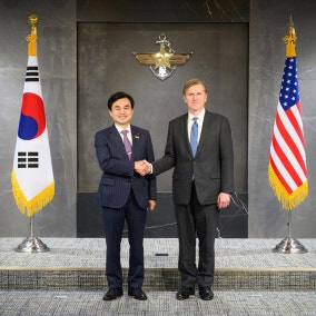 안규백 국방장관, 콜비 美 전쟁부 차관과 통화…중동 상황 공유