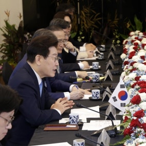 한-싱가포르 정상회담서 중동 상황 포함 국제현안 논의…“중견국 간 협력 긴요”