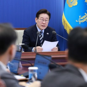 이 대통령 “석유 최고가격제 시행…제도 어기는 주유소 신고해달라”