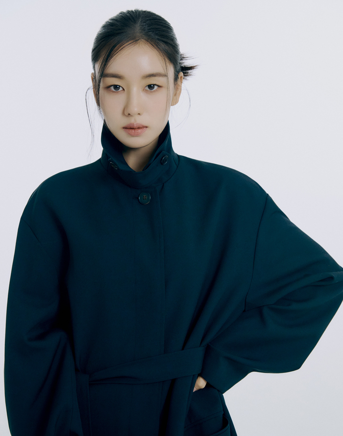 <b>안은진</b>, 김은숙·이병헌과 만나나?…“‘다 이루어질지니’ 긍정 검토 중”[공...