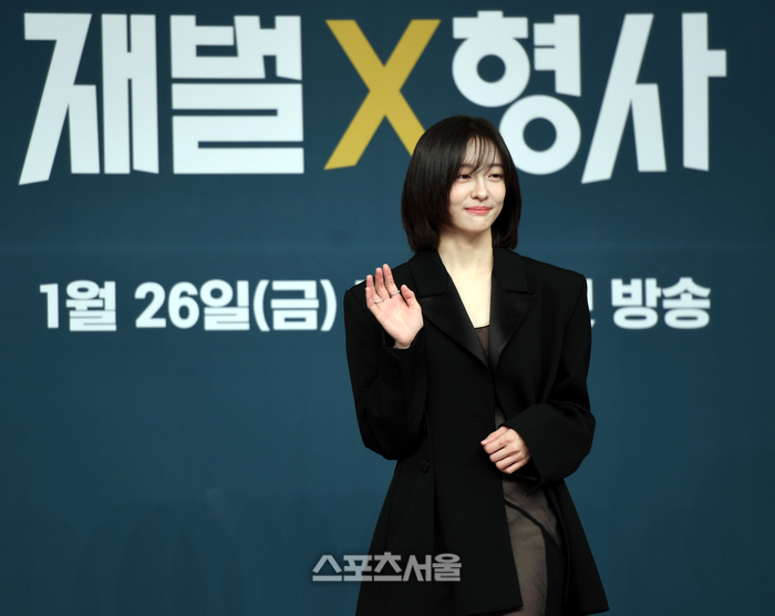 ‘재벌X형사’ <b>박지현</b> “완전 노메이크업은 아니야…우아한 ‘<b>재벌집</b>’ 며느리...