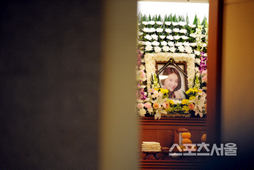 故 <b>장자연</b> 전 소속사 <b>대표</b>, 강하늘 소속사 <b>대표</b>·<b>윤지오</b> 고소 “위증과 명예훼...