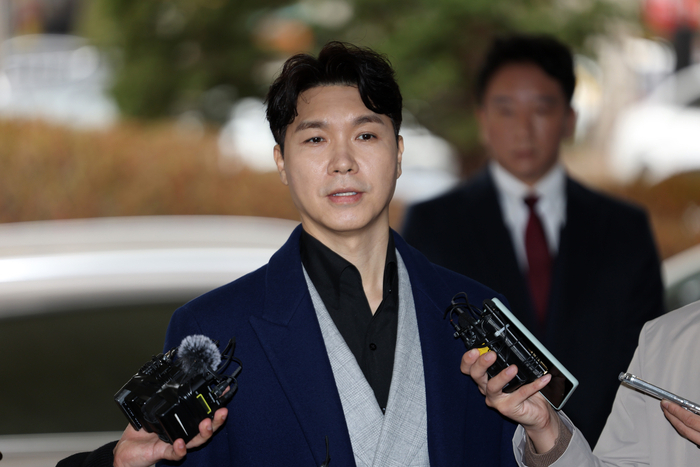<b>박수홍</b> 형수, “<b>박수홍</b>·김다예 결혼 전 동거 사실”…부모 <b>증인</b> 신청