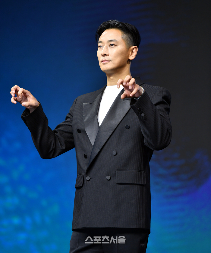 [포토] ‘하트 대신 <b>만두</b>’ <b>주지훈</b>