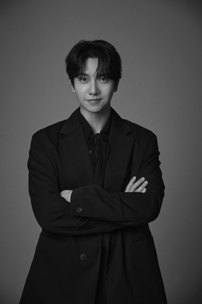 <b>이승기</b>, <b>빅플래닛메이드엔터</b>로 이적…태민·비비지·이수근과 한솥밥