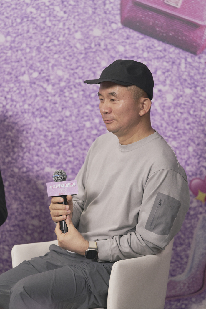‘<b>슈퍼리치 이방인</b>’ PD “<b>조세호</b> 원픽…뱀뱀·미미와도 더 같이 일했으면”