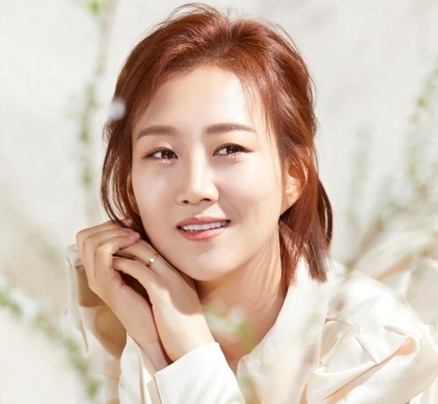 <b>장윤정</b>, 유통사 실수로 <b>연습용</b> 음원 발매..."<b>교체</b> 작업 중"