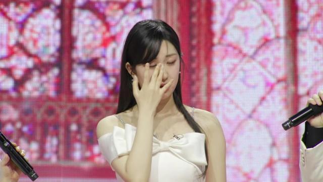 <b>전유진</b> "아픈 父, 지방서 홀로 생활"...눈물 고백 ('<b>장미단2</b>')