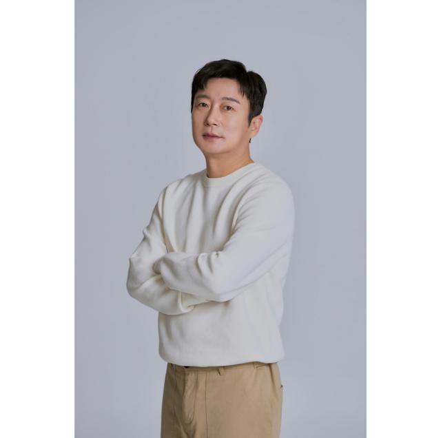 <b>이수근</b>, <b>빅플래닛메이드</b>와 <b>전속계약</b>…첫 예능인 영입