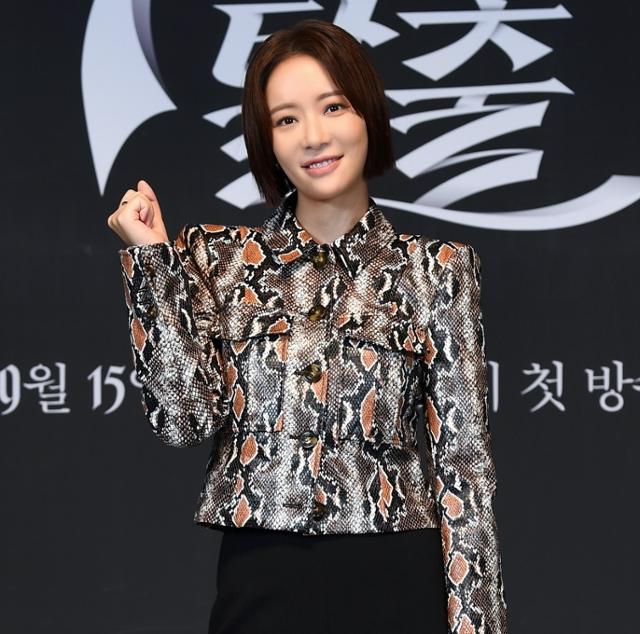 <b>황정음</b>, 파경 발표 후 오늘(27일) 첫 <b>공식석상</b>…심경 밝힐까