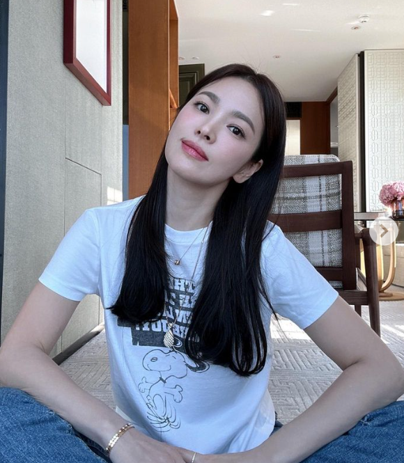 <b>송혜교</b>, <b>노희경 작가</b> 신작 주연 맡나... 11년 만의 재회