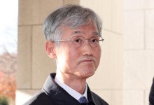 조희대 대법원장 "국가적 혼란 우려, 사법부 중심 잡아야"
