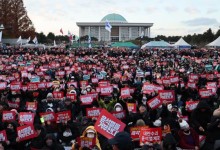 미국, 尹 탄핵 불발에 “평화 시위권, 민주주의에 필수… 존중돼야”