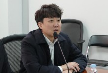 이준석, 이재명 '중도 보수' 행보에 "1차로에서 우측 깜빡이"