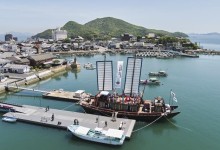 단청에 꿩 털 단 '조선통신사선' 261년 만의 오사카 입항