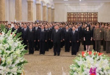 김정은, 김일성 31주기 맞아 금수산태양궁전 참배