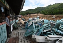 낮엔 34도 폭염, 오후엔 강한 소나기··· 수해 복구도 어렵다