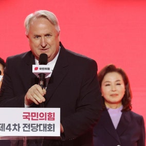 인요한 "尹 계엄에 적극 반대 안 한 것 후회… 울고 싶었다"
