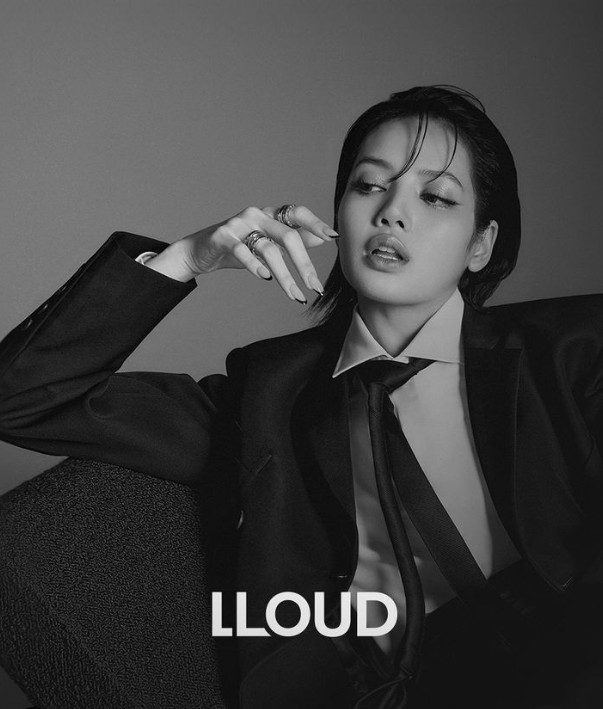 블랙핑크 리사, 재벌2세 열애설 무대응→개인 레이블 설립 ‘<b>열혈</b> 홍보’