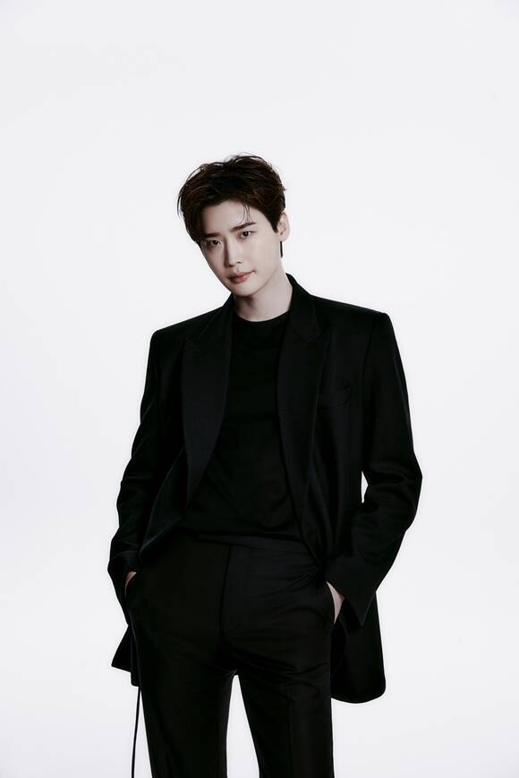 <b>이종석</b>, <b>에이스팩토리</b>에 새 둥지…이준혁·이규형과 한솥밥