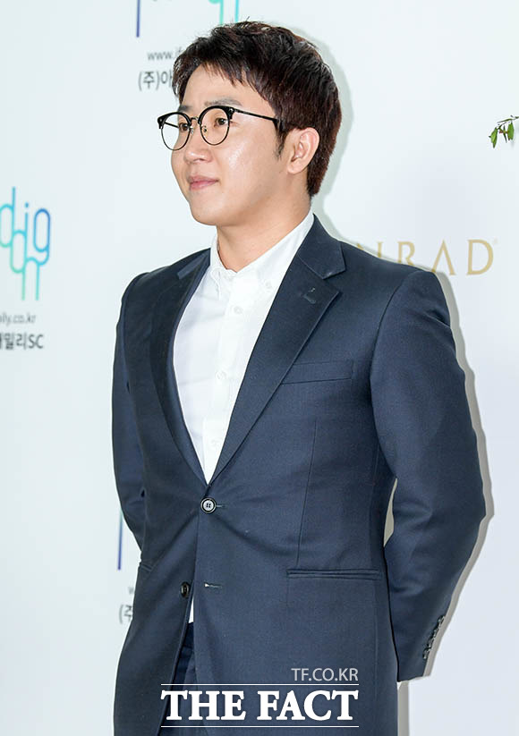 <b>홍진호</b>, 3월 17일 결혼…10세 <b>연하</b> 예비신부와 3년 열애