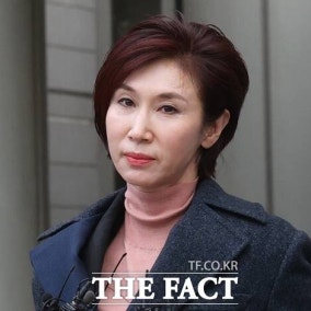 노소영과 친분 강조한 유튜버, 법정선 돌연 '거리두기'