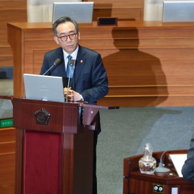 Parliamentary interpellation overshadowed by martial law mudslinging