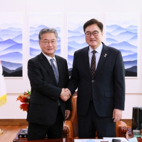 National Assembly speaker meets acting U.S. envoy to discuss China, bilateral ties, Trump