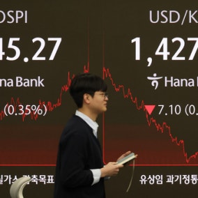 Trump tariff anxiety weighs on Korea's tech market